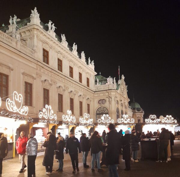 20231210_Vienna Belvedere Christmas Market_Cropped